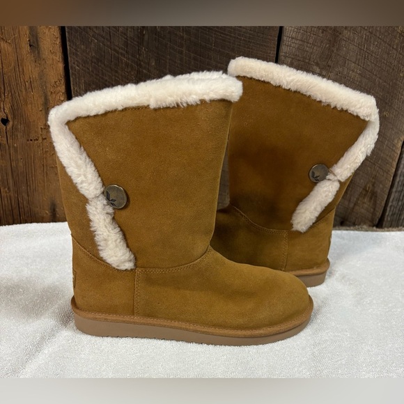 KOOLABURRA BY UGG ALAMIE SHORT CHESTNUT BOOTS - WOMEN'S SIZE 8 - Picture 1 of 6